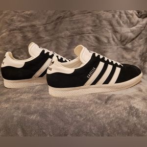 Adidas Gazelles, Men's size 9, Black and white color
